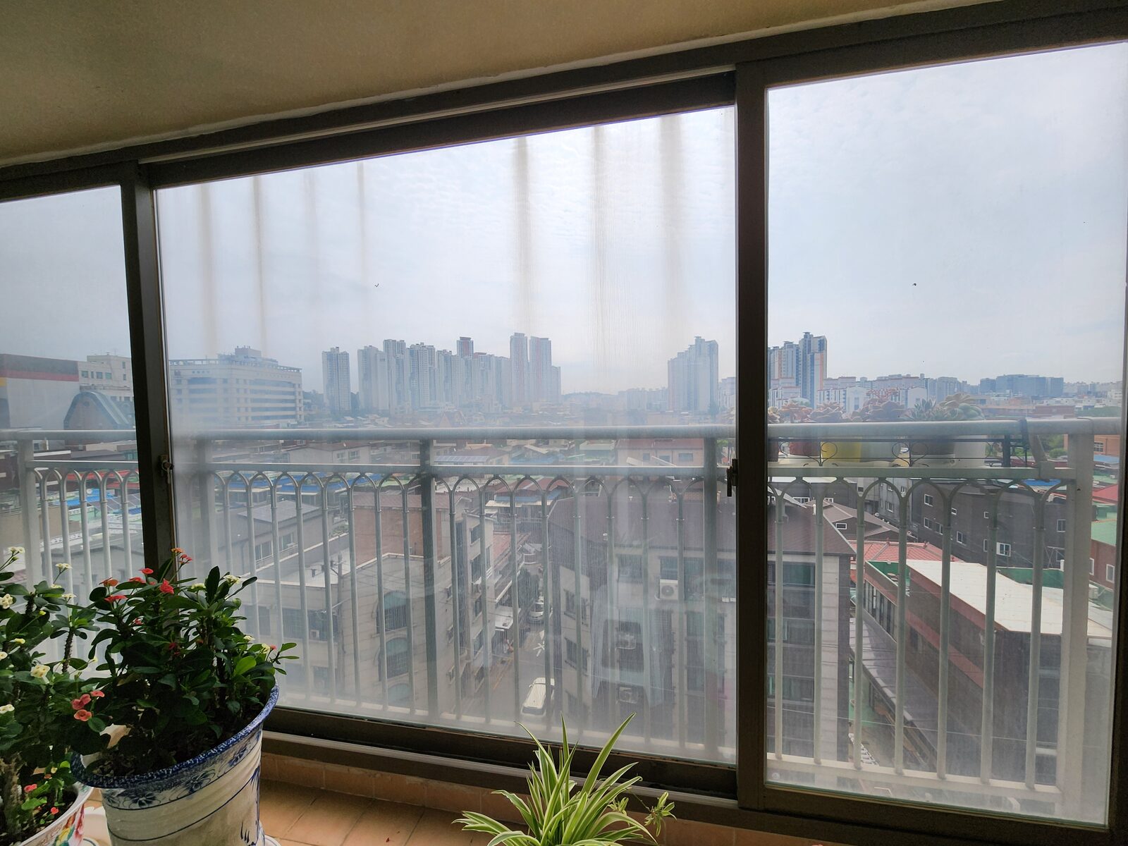 용인 아파트 발코니 유리창청소 BEFORE
